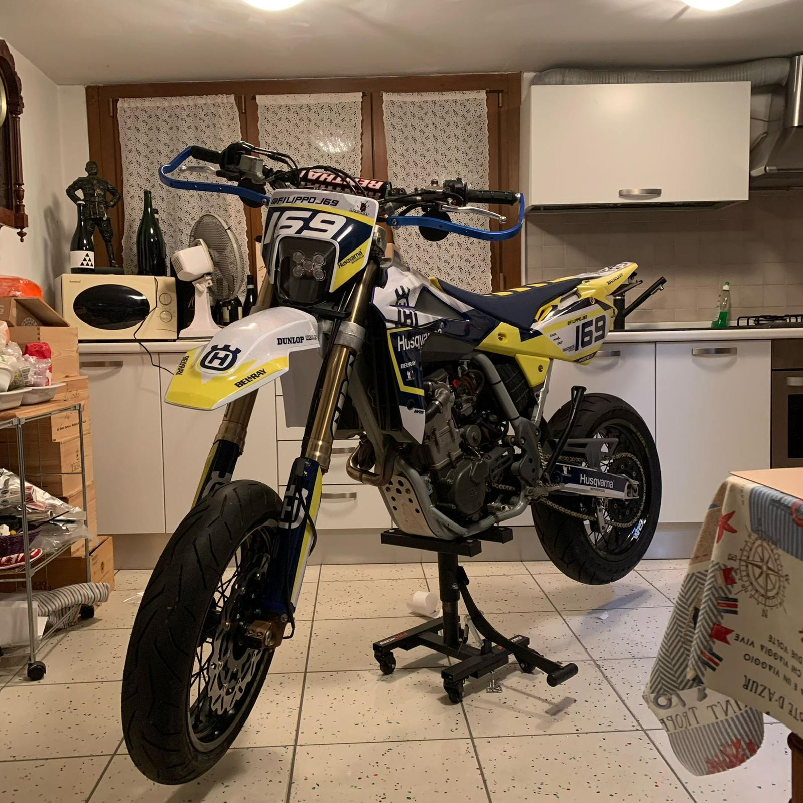 Husqvarna 701 Supermoto