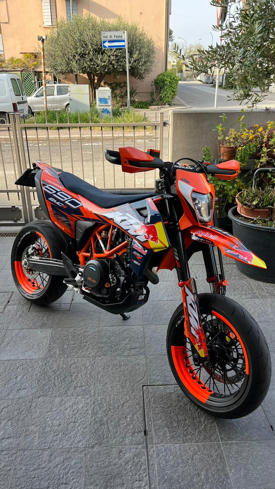 Red Bull SMC-R